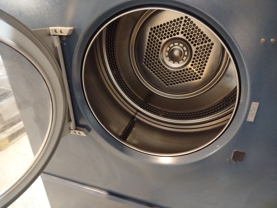 Сушильна промислова професійна машина Miele на 22 кг.