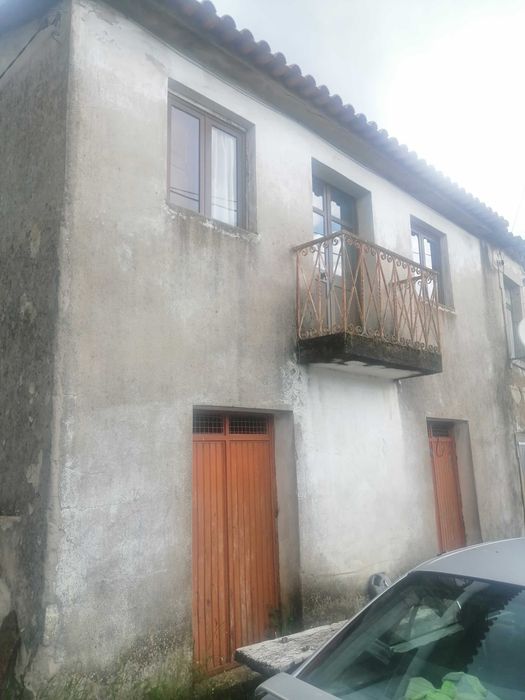 Moradia com Terreno em Zava Mogadouro