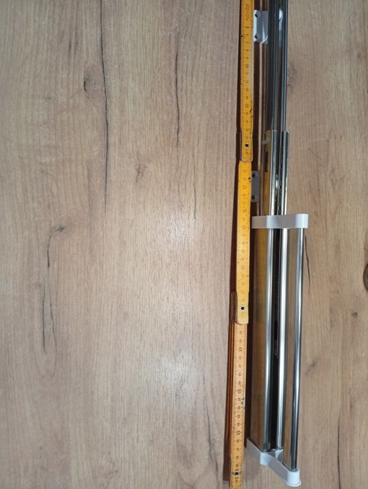 Nowy wysuwany wieszak