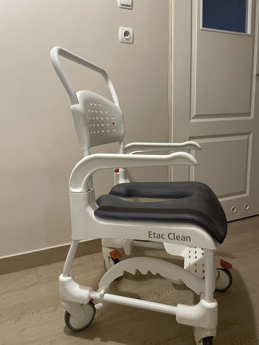 Wózek toaletowo prysznicowy