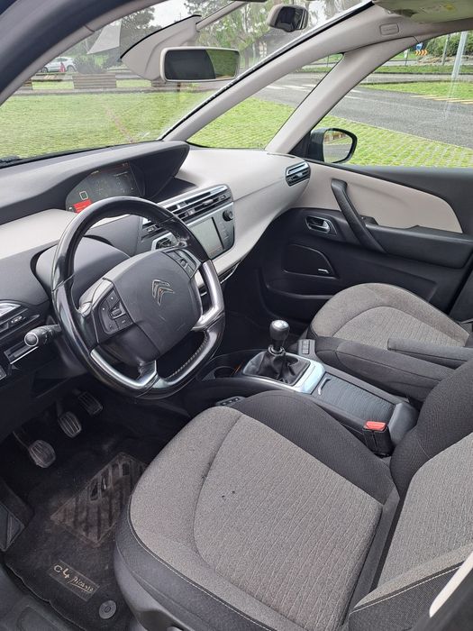 Aluguer Carrinha 7 lugares