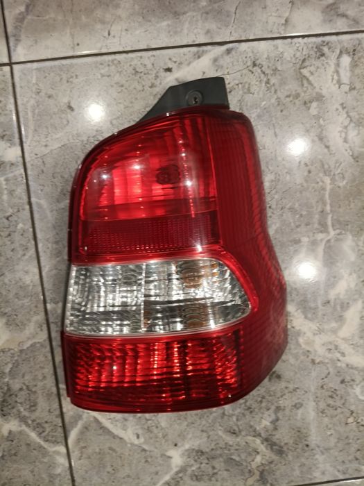 Правий фонарь Мазда Деміо. Рестайл!