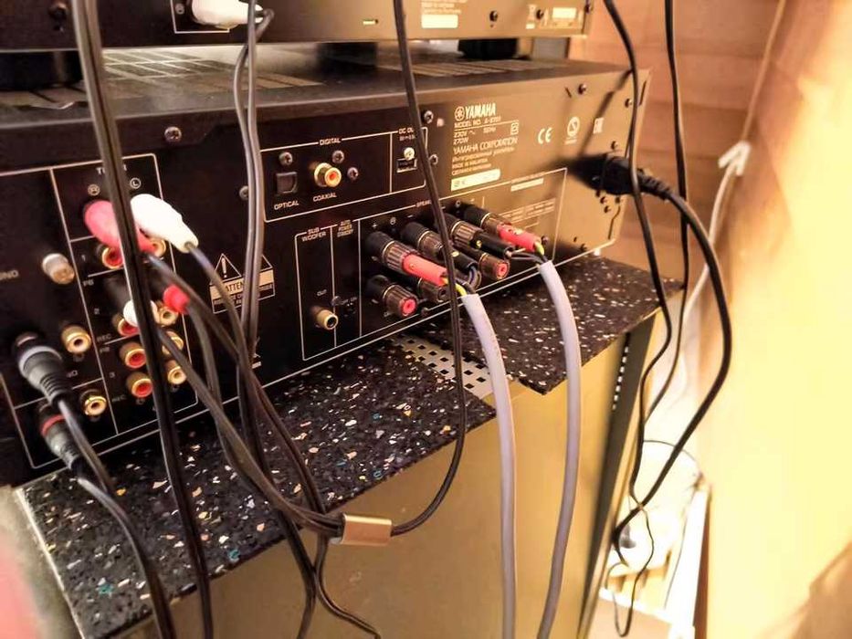 Wzmacniacz stereo Yamaha A-S701 + tuner