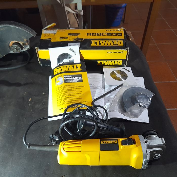 Rebarbadora pequena DeWalt