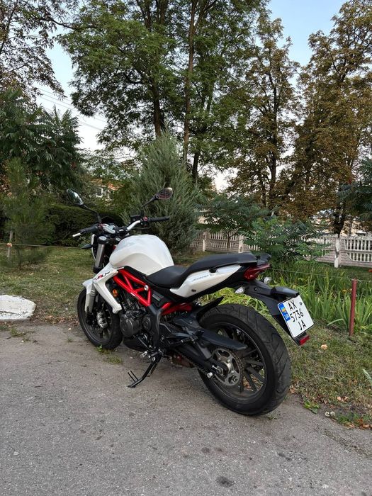 Продам benelli tnt 300