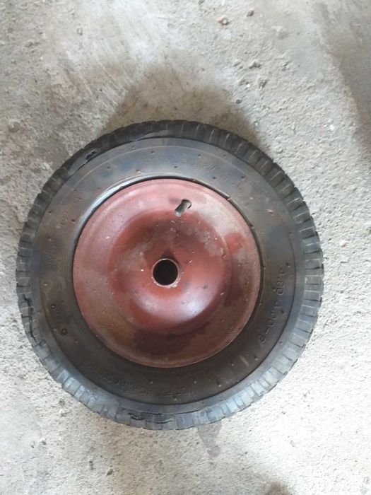 Taczka budowlana kolo felga