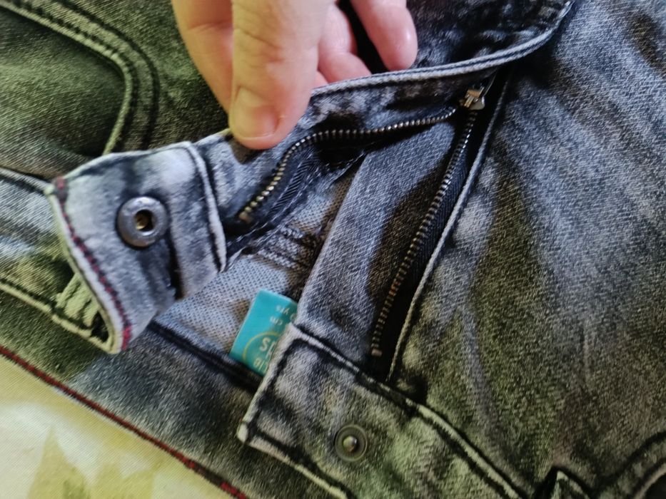 Spodnie jeans chłopięce r 134