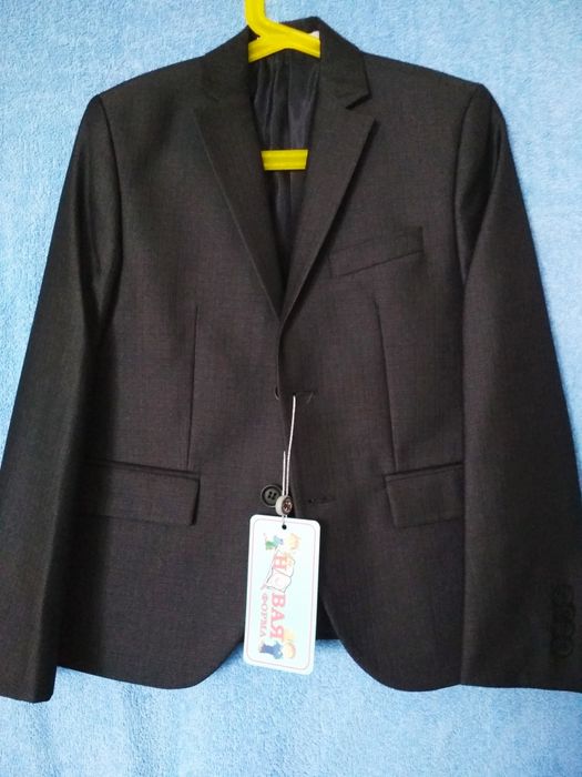 Пиджак на первый класс 6-7 лет хорошего качества