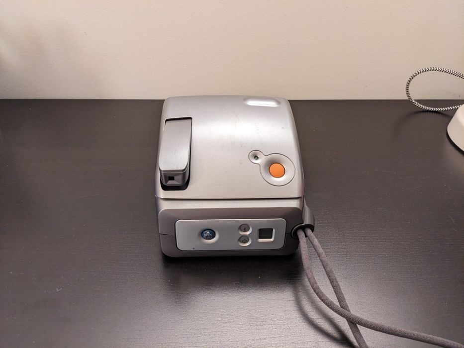 Polaroid One 600
