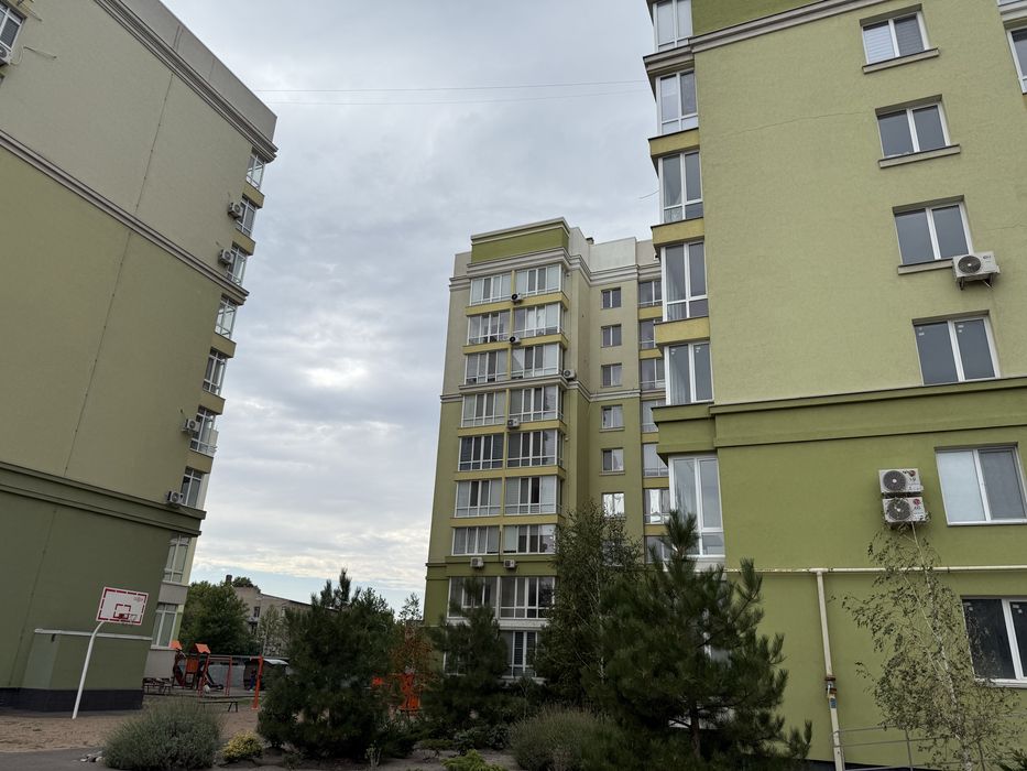 Трехкомнатная квартира с ремонтом в ЖК Леваневский.