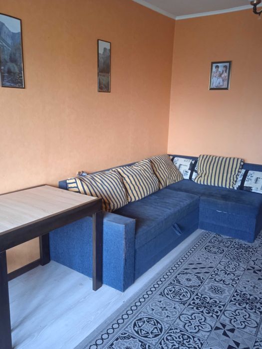 2 кімнатна біля Будинку Офіцерів в гарному стані