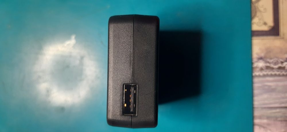 Зарядний пристрій sony AC-UB10