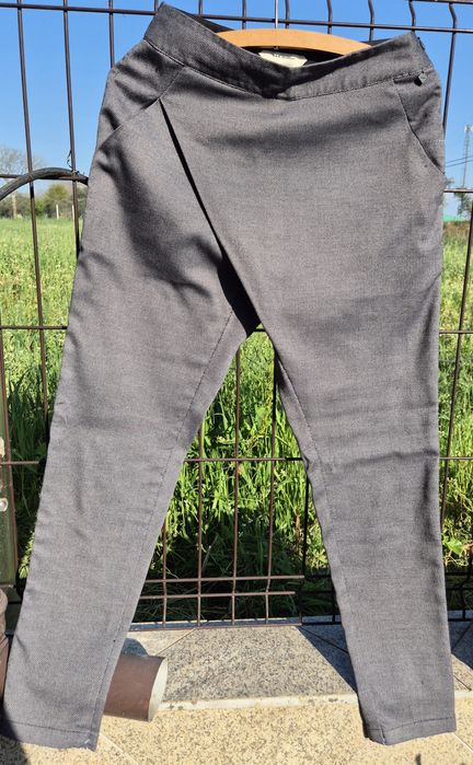 Jardinheira clássica, S/M. Calça clássica  N.34