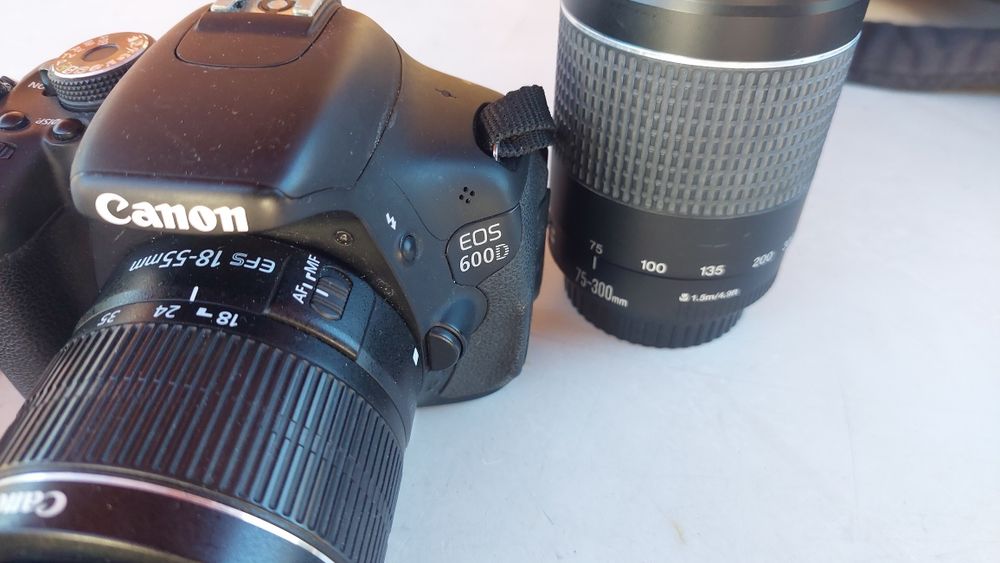 Canon 600D COMO NOVA + 2 Objectivas (18-55)+(75-300)+MALA TRANSPORTE