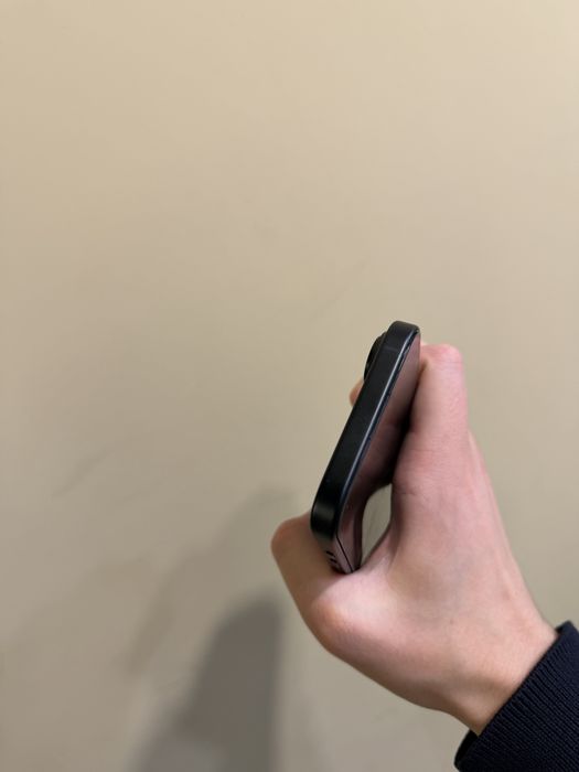 Б/у Iphone 16 256 Black Titanium ідеальний стан