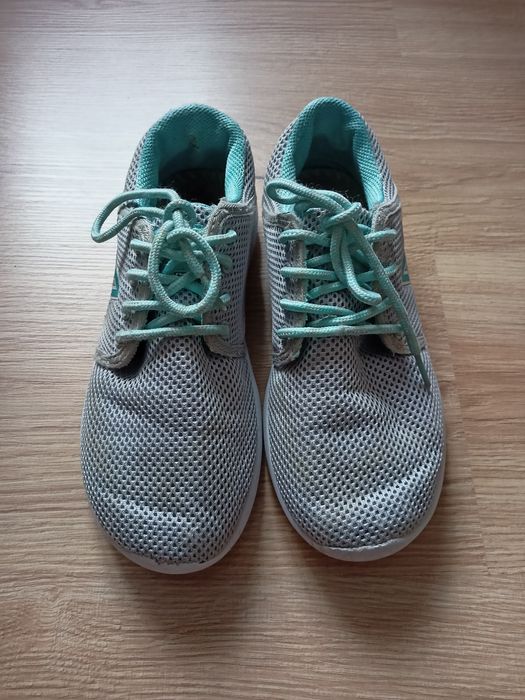 Buty sportowe r. 35