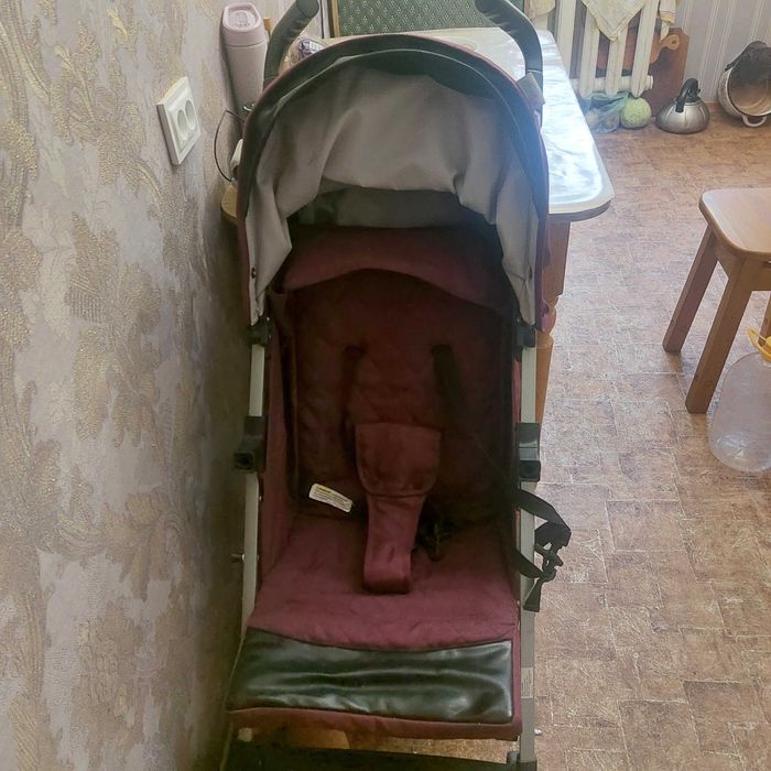 Дитяча коляска прогулянкова