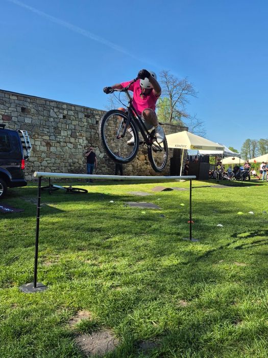 Atrakcje rowerowe , miasteczko , akademia pokazy rowerowe . Show na event