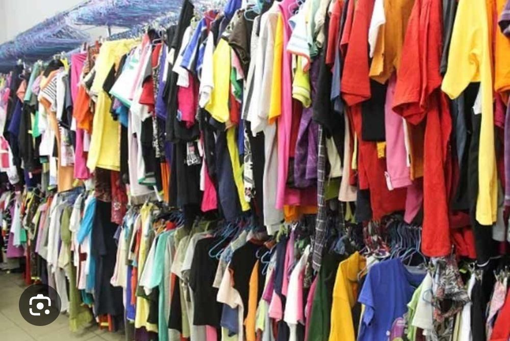 Магазин Секонд- хенд, бізнес з  товаром і обладнанням.