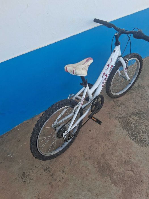 Bicicleta de menina