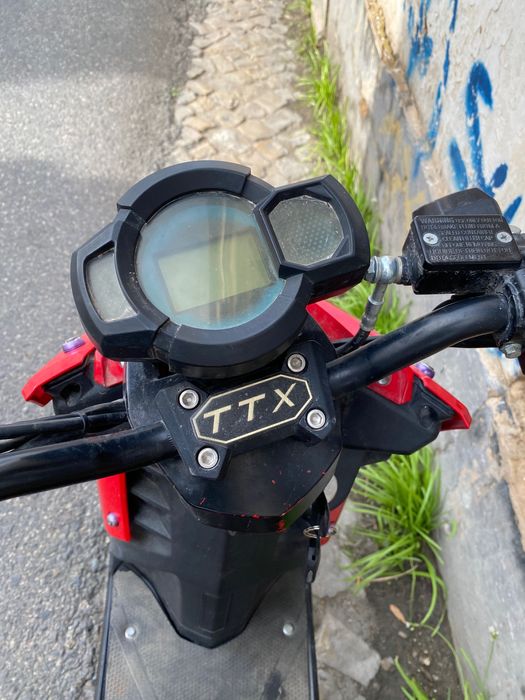 Scooter Elétrica para restauração (detalhes na descrição)