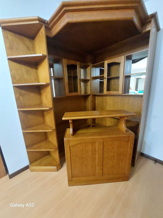 Movel bar de canto em madeira