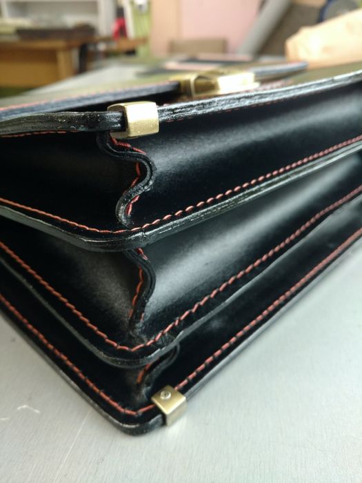 Малий портфель чоловічий з натуральної шкіри. Сумка чоловіча Manufatto