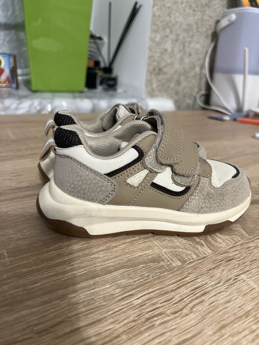 Продам дитячі кросівки фірми Clibee