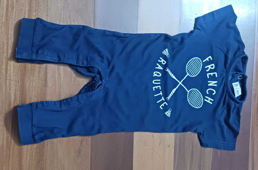 Lote de 4 macacões para bebé - 9 a 12 meses