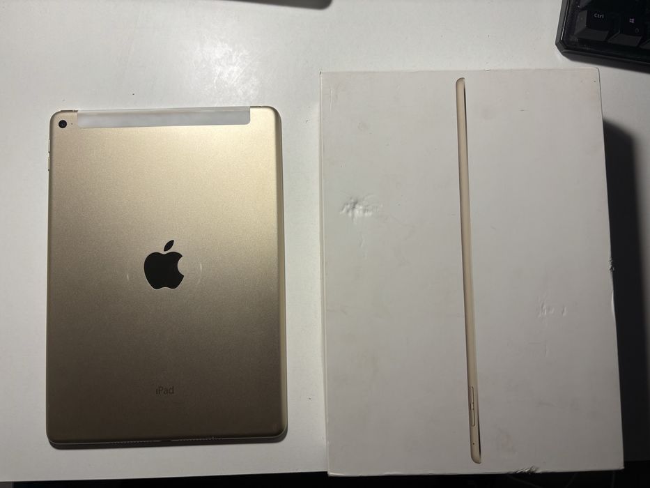iPad Air 2 (Wi-Fi + Cellular)