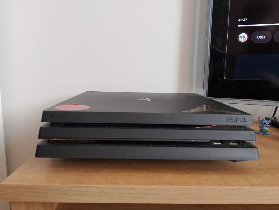 Konsola ps 4 pro