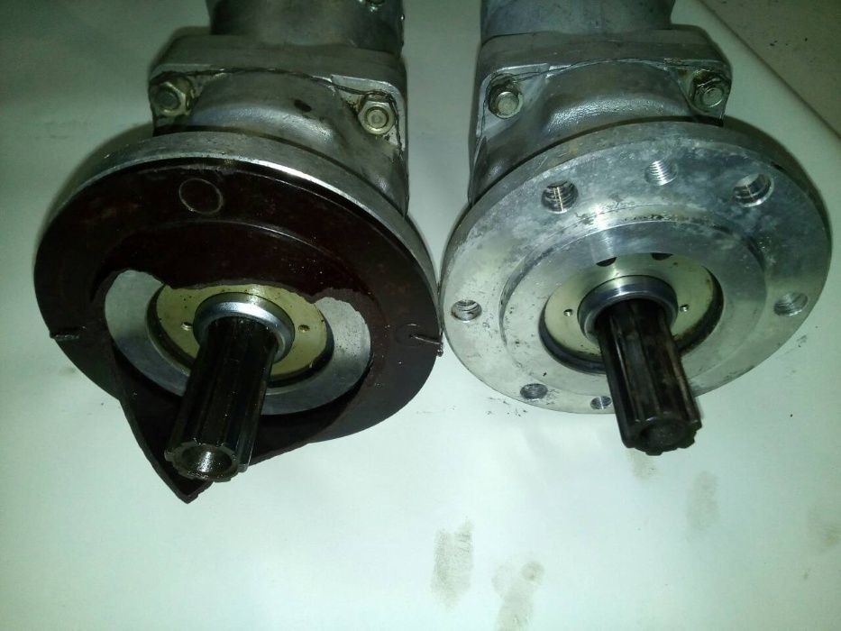 Угловий редуктор, аксиально плунжерный насос на экскаватор калининец