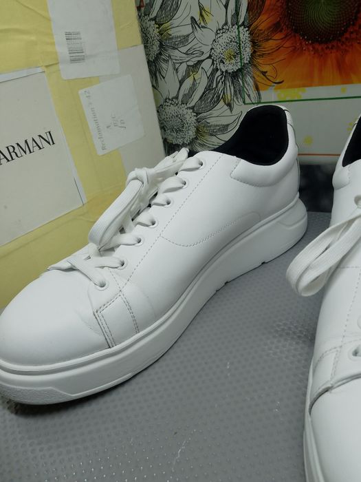 Niesamowite skórzane sneakersy Emporio Armani 44