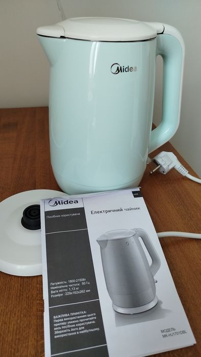 Продам электрочайник Midea