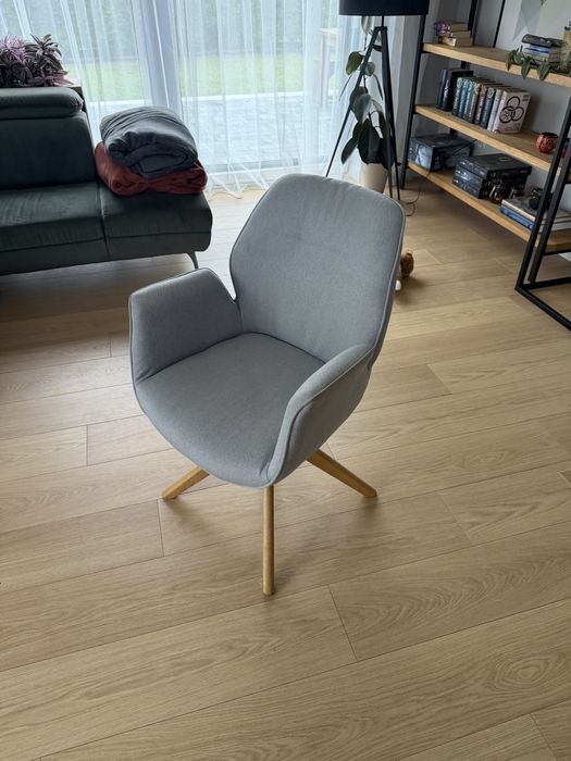 Krzesla Do stołu biurowe obrotowe 180 wracajace