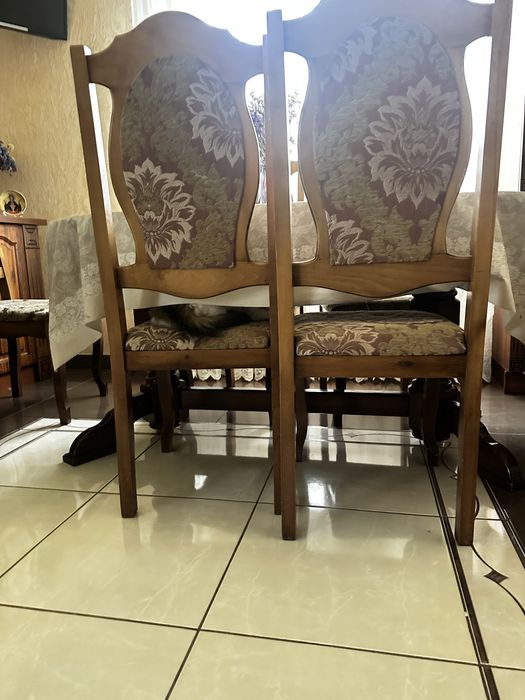 Стільці дубові в комплекті 8 штук