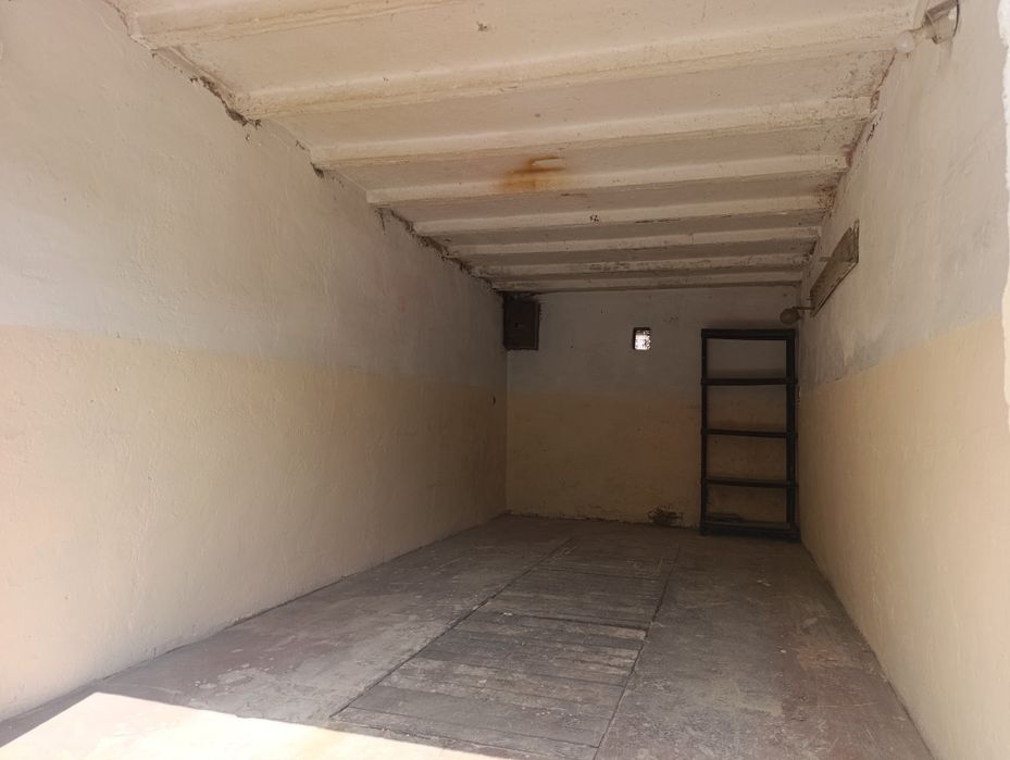 Sprzedam Duży Garaż 19m2 ul Langiewicza (Kanał,Prąd)