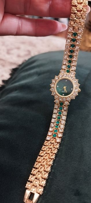 Komplet biżuterii z zegarkiem