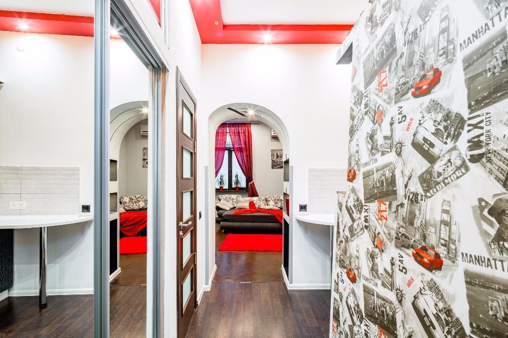 Подобово 2к. центр, пл. Старий Ринок, вул.Ужгородська