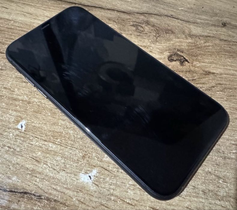 Продаю айфон 11/128, сколов, трещин, царапин, потертостей нет.