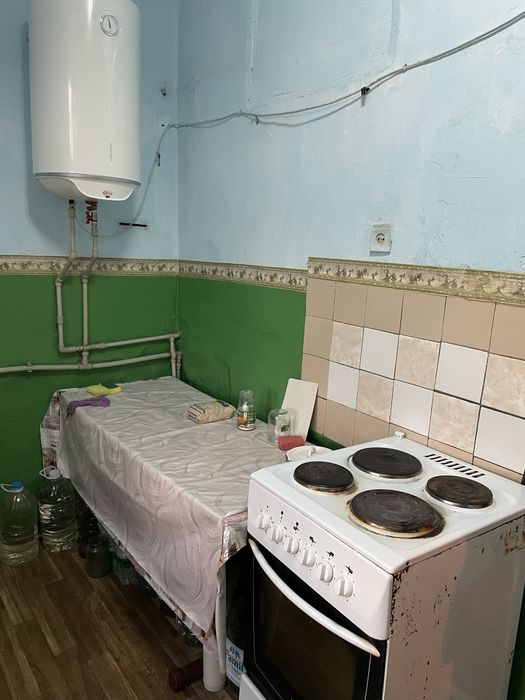 Продаю велику гарну кімнату в гуртожитку