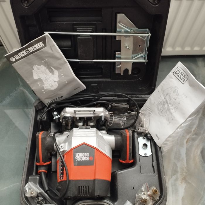 Фрезер Black+Decker KW900E