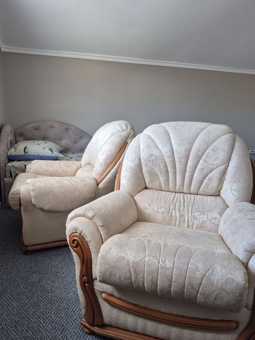 Диван в гарному стані