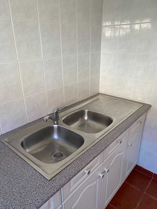 Móvel lava-loiça com bancada e lava-loiça inox duplo