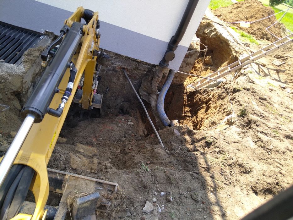 Usługi Minikoparka, roboty ziemne, przyłącza wykopy pod fundamenty.