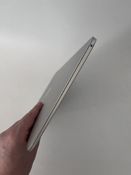 MacBook air 13 2020 Core i3 8/256gb