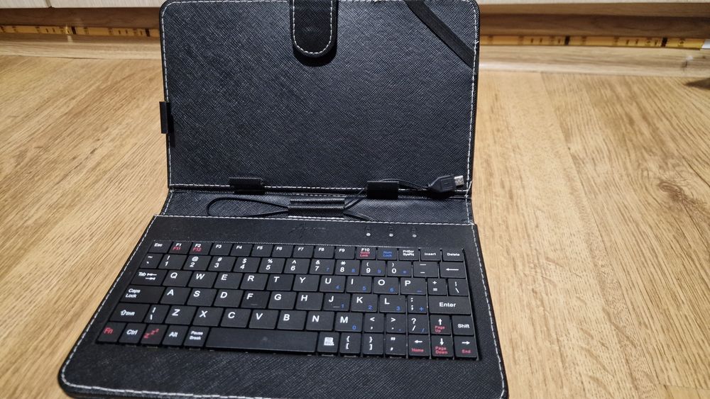 Etui z klawiaturą do tabletu 7" micro-USB | Zamienia tablet w mini lap