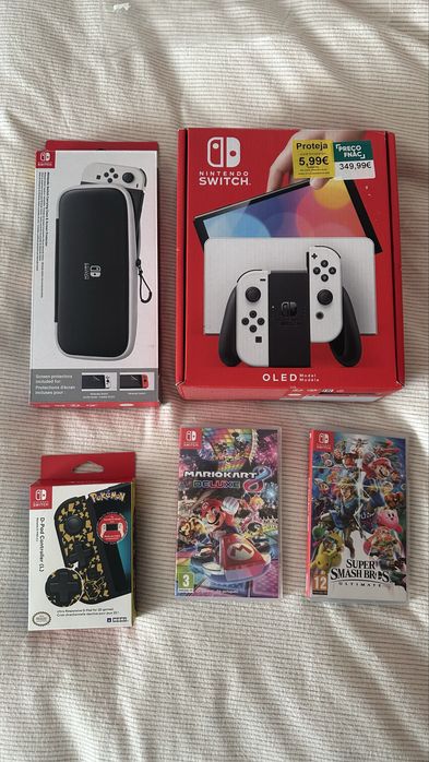 Nintendo Switch OLED com Mario Kart 8 Deluxe e Super Smash Bros.