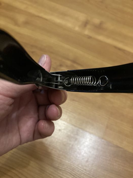 Типсорез (каттер,кусачки) для обрезки искусственных ногтей.