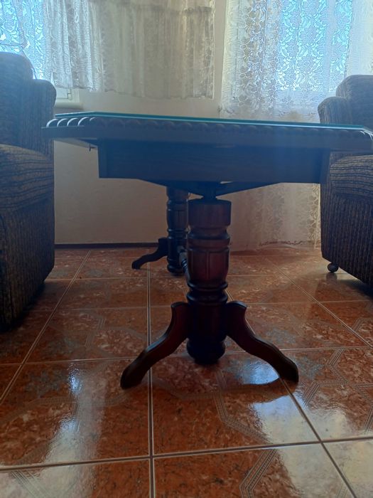 Stół do pokój gościnnego